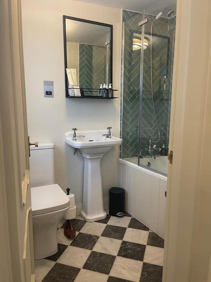 Luxury London English Charm 외부 사진